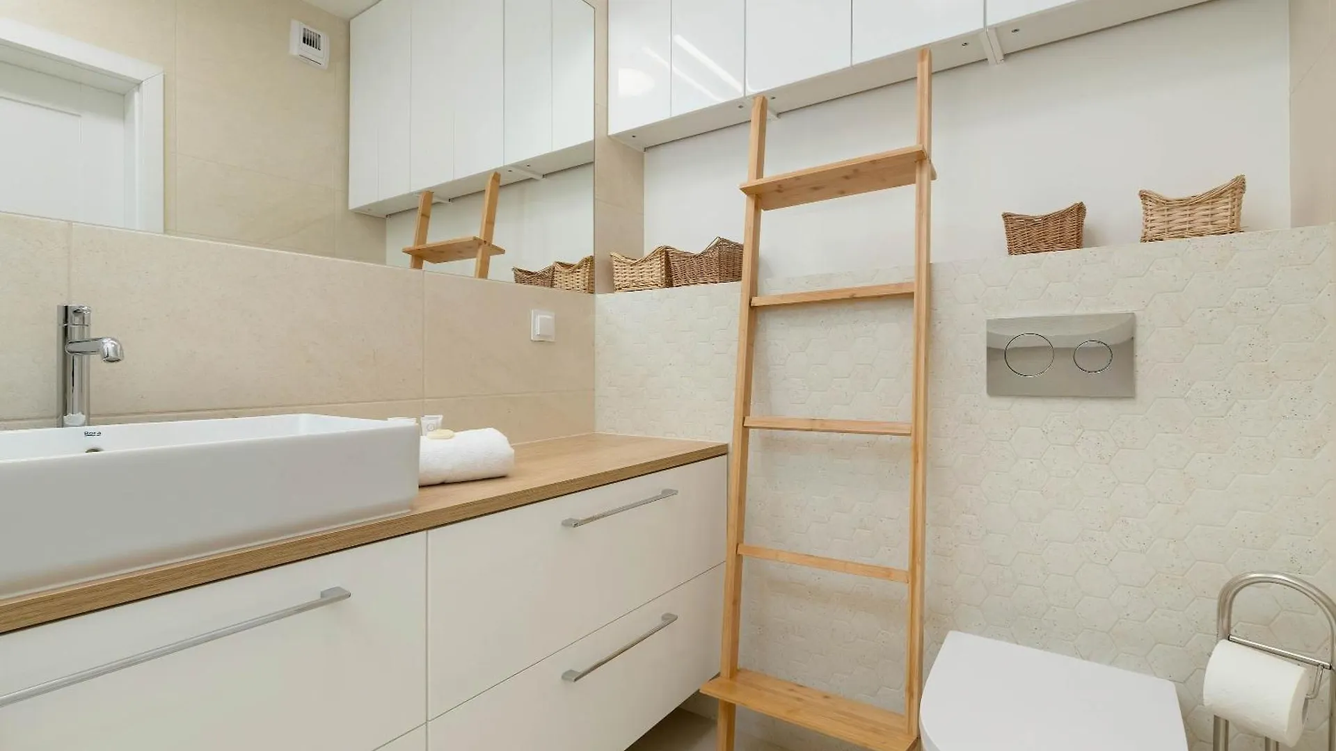Bright Apartment Kazimierza Wielkiego Perfect For Remote Work By Noclegi Renters Gdansk 0*,  Poland